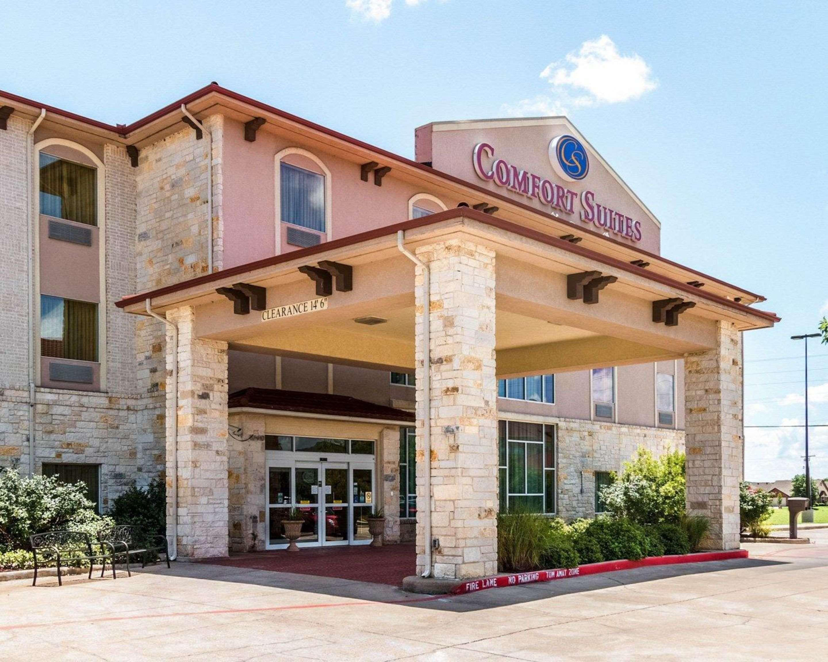 Comfort Suites Granbury Exterior photo