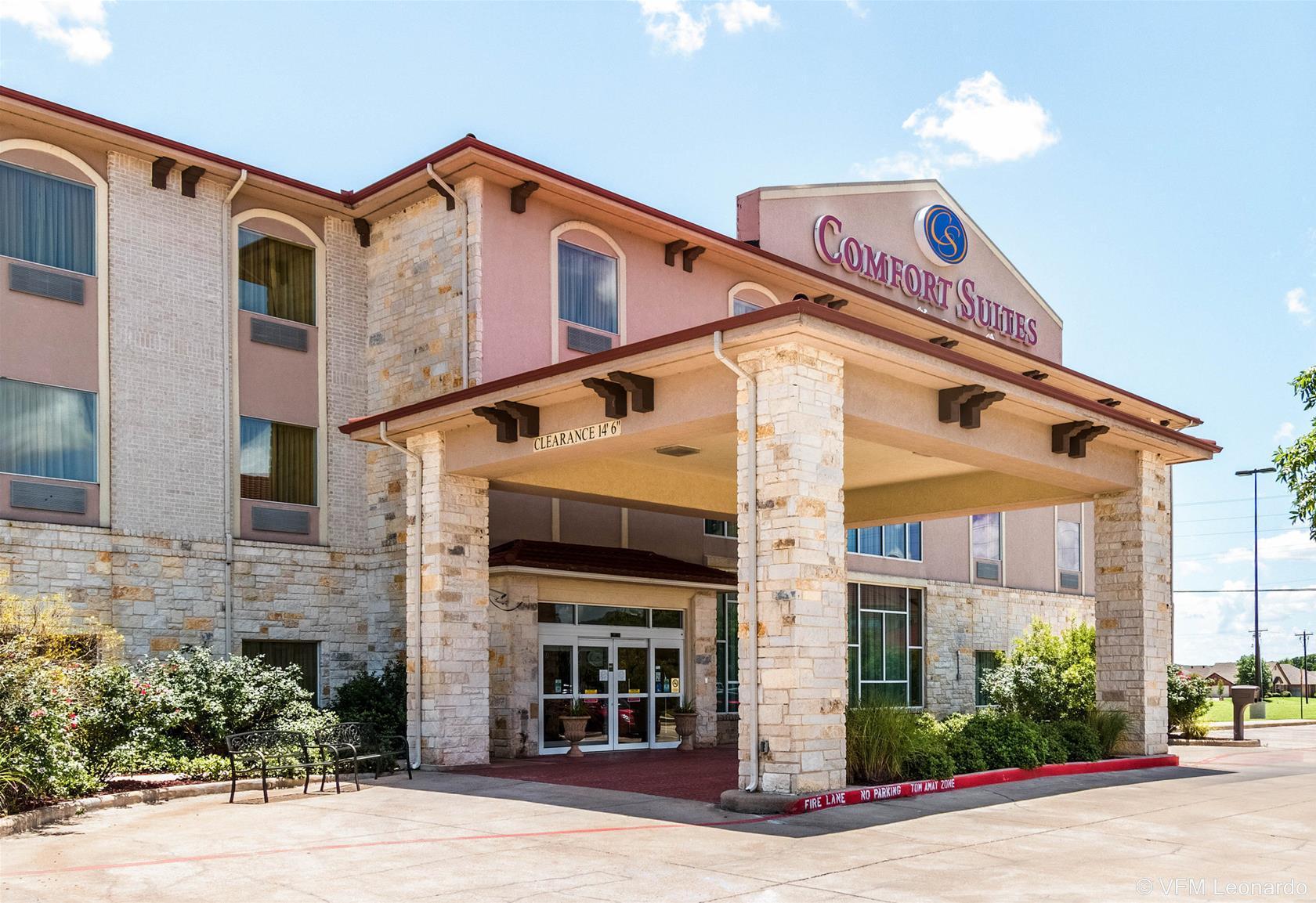 Comfort Suites Granbury Exterior photo