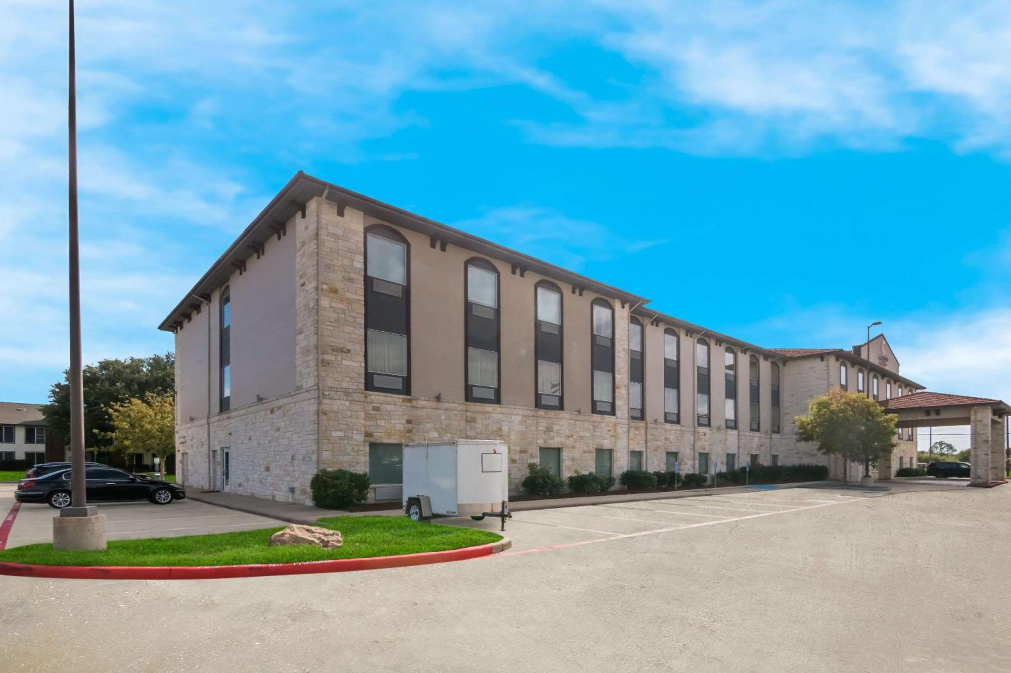 Comfort Suites Granbury Exterior photo